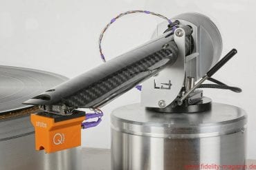 Design Built Listen The Wand Plus - Die Systemaufnahme ist untrennbar mit dem 22-mm-Carbonrohr verbunden.