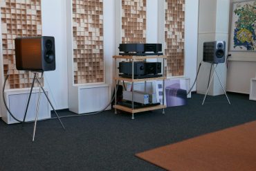 Q Acoustics Concept 300