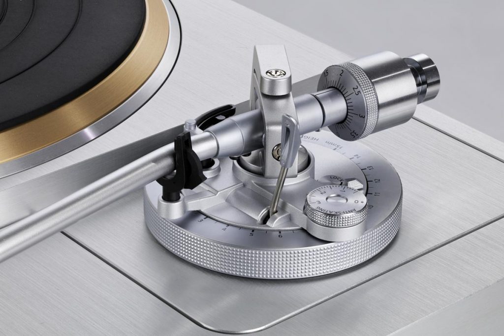 Technics SL-1000R Plattenspieler