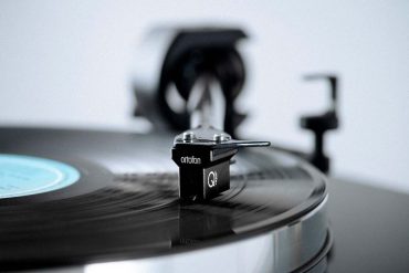 Pro-Ject Debut Pro White und X8 Special Edition