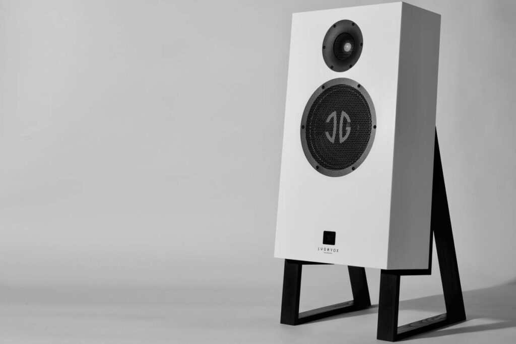 Lyravox Karlos Monolith