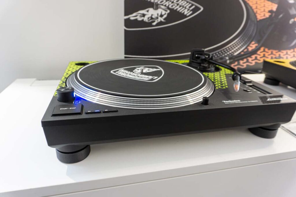 high-end-2025-analog-003