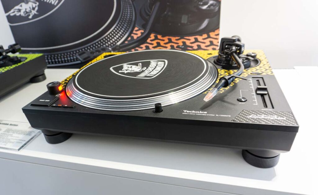 high-end-2025-analog-004