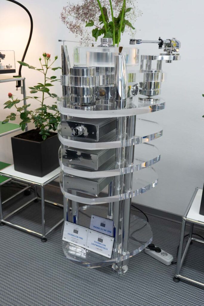 high-end-2025-analog-006