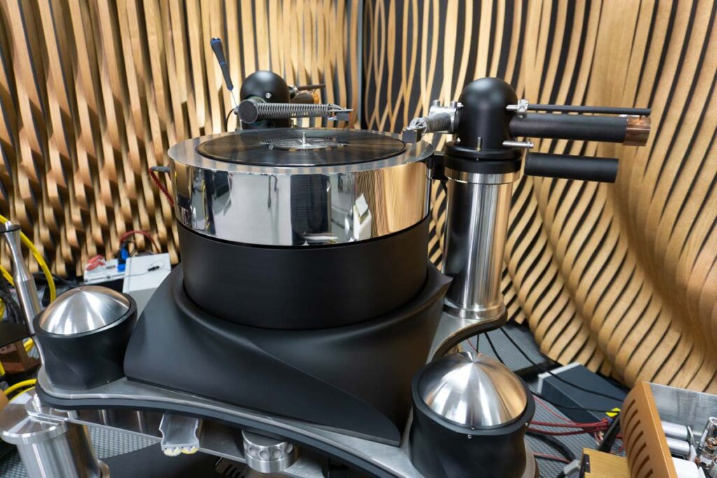 high-end-2025-analog-008