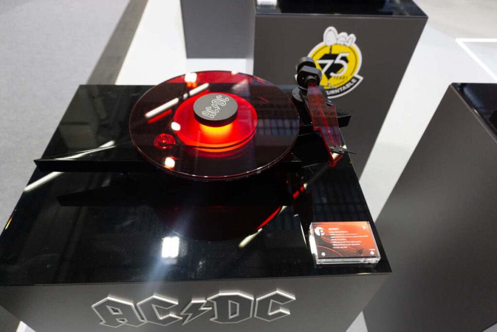 high-end-2025-analog-021