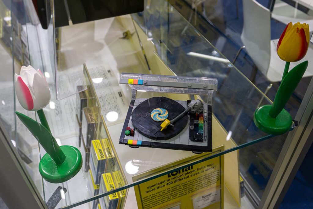 high-end-2025-analog-024