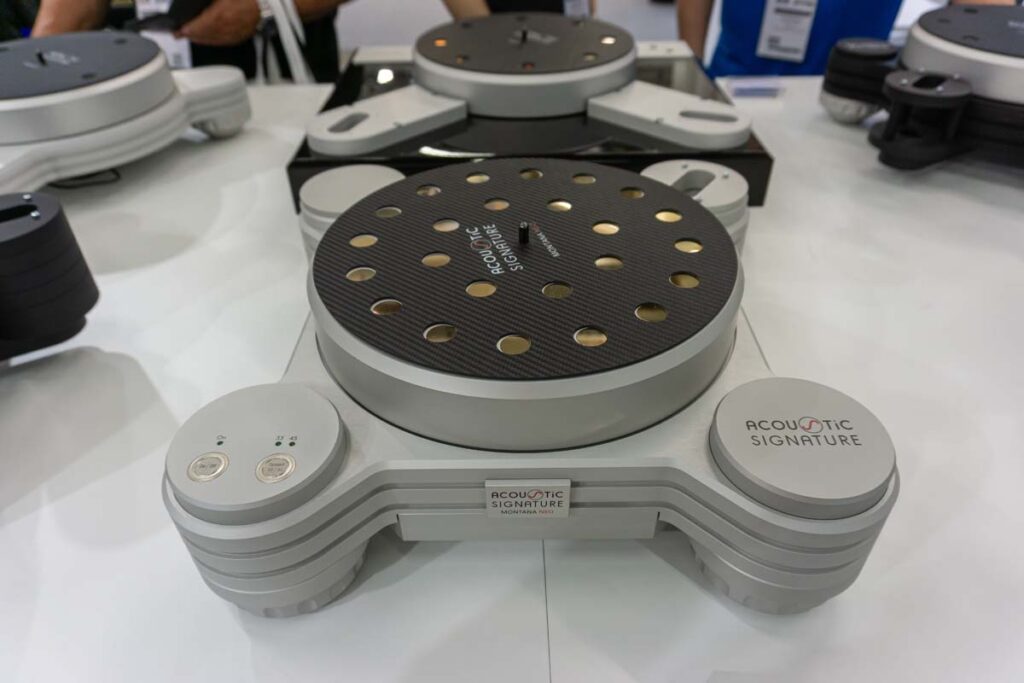 high-end-2025-analog-032