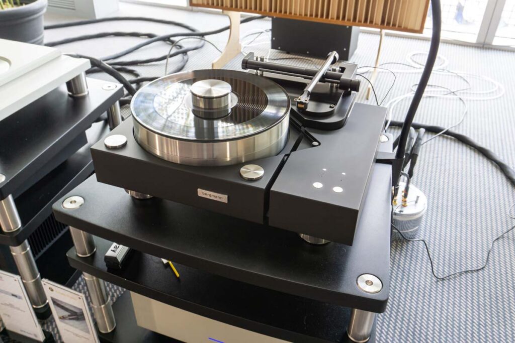 high-end-2025-analog-040