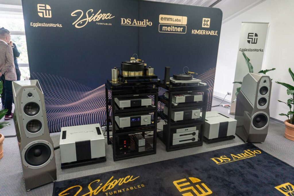 high-end-2025-analog-044