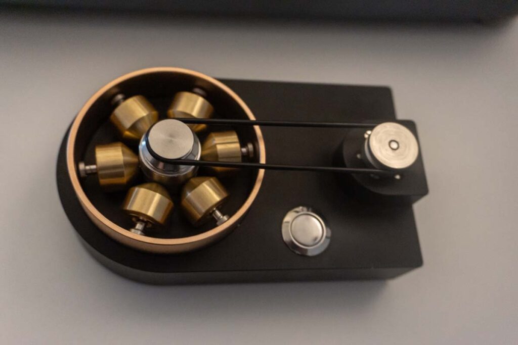 high-end-2025-analog-047