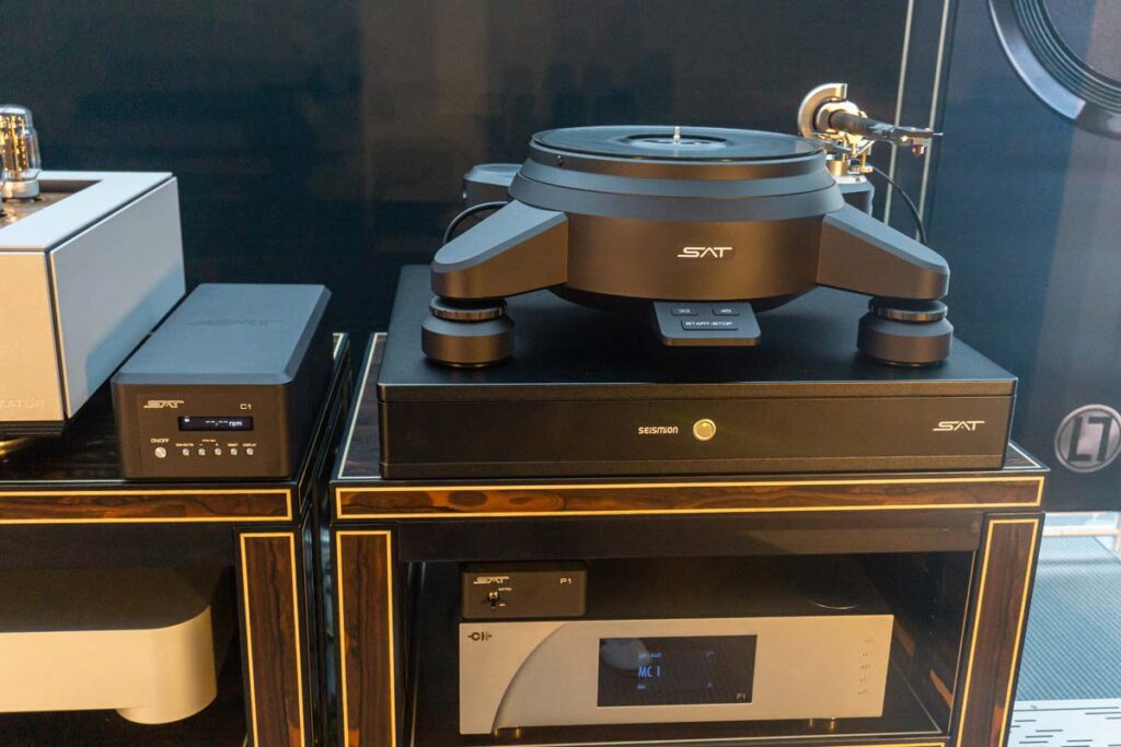 high-end-2025-analog-050