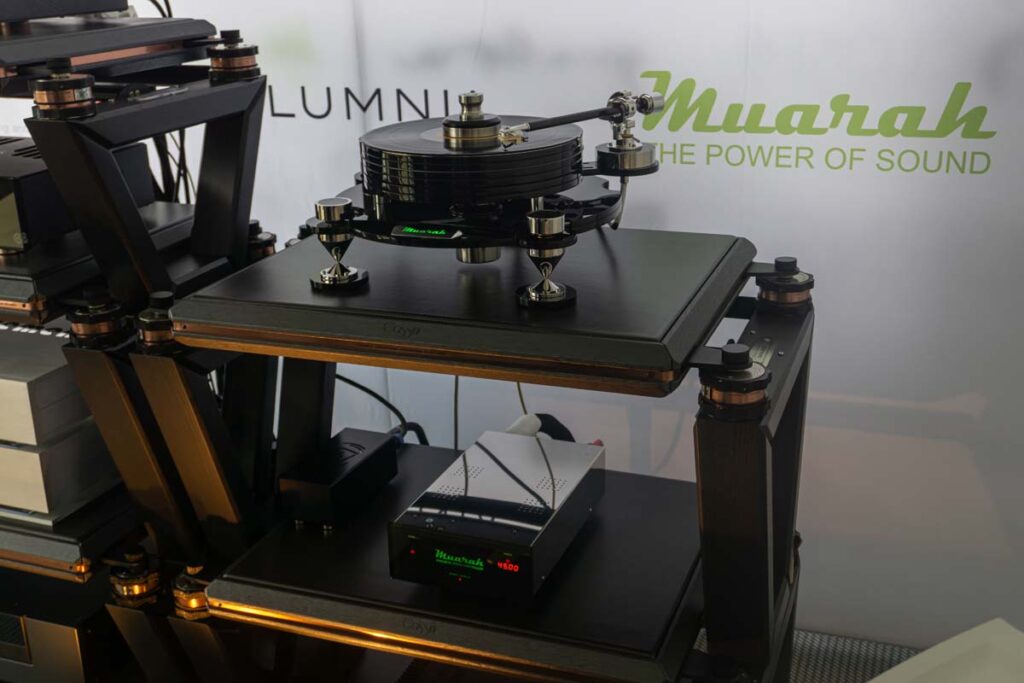 high-end-2025-analog-053