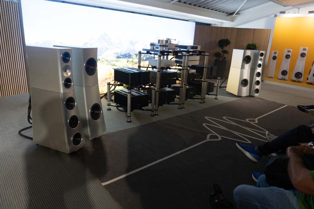 high-end-2025-analog-056