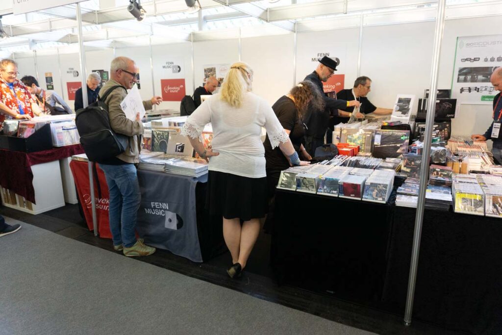 high-end-2025-analog-058