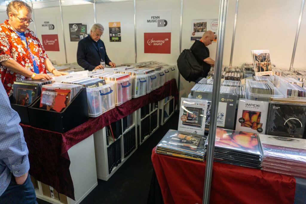 high-end-2025-analog-059