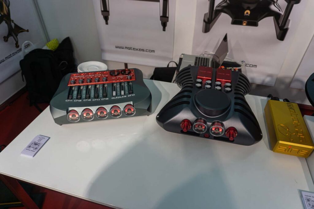 high-end-2025-analog-065