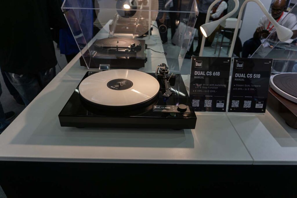 high-end-2025-analog-075