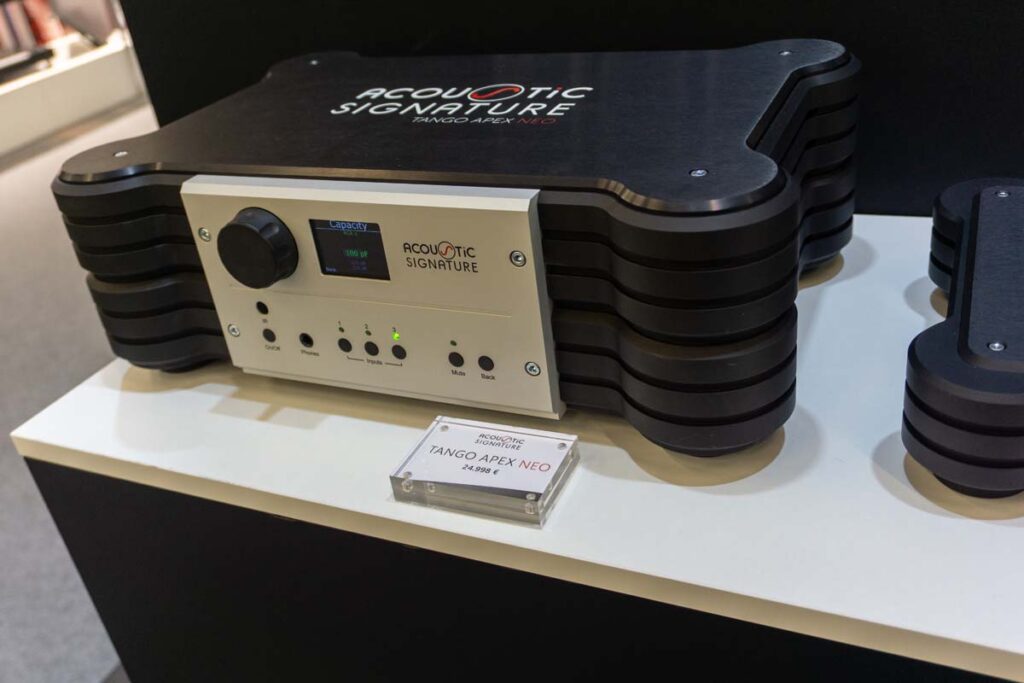 high-end-2025-analog-084