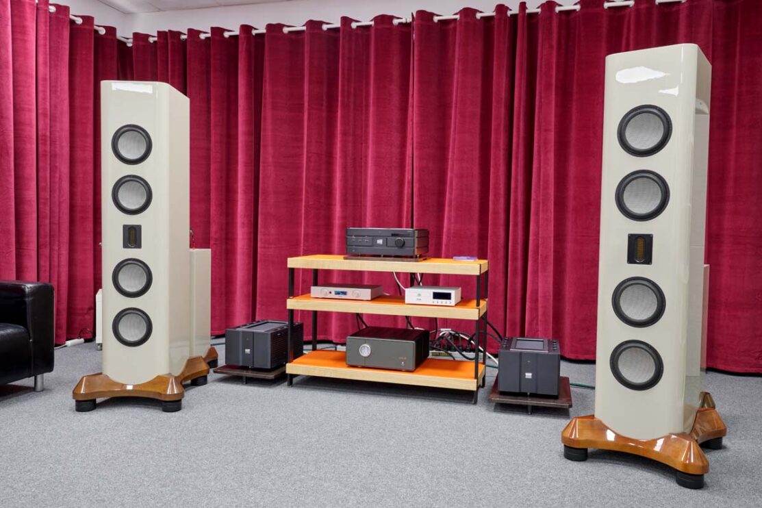 Admiravox AV 170 Standlautsprecher