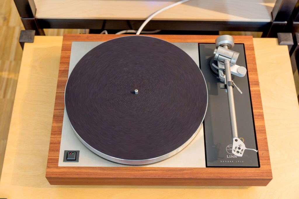Linn LP12 mit Bedrok-Zarge