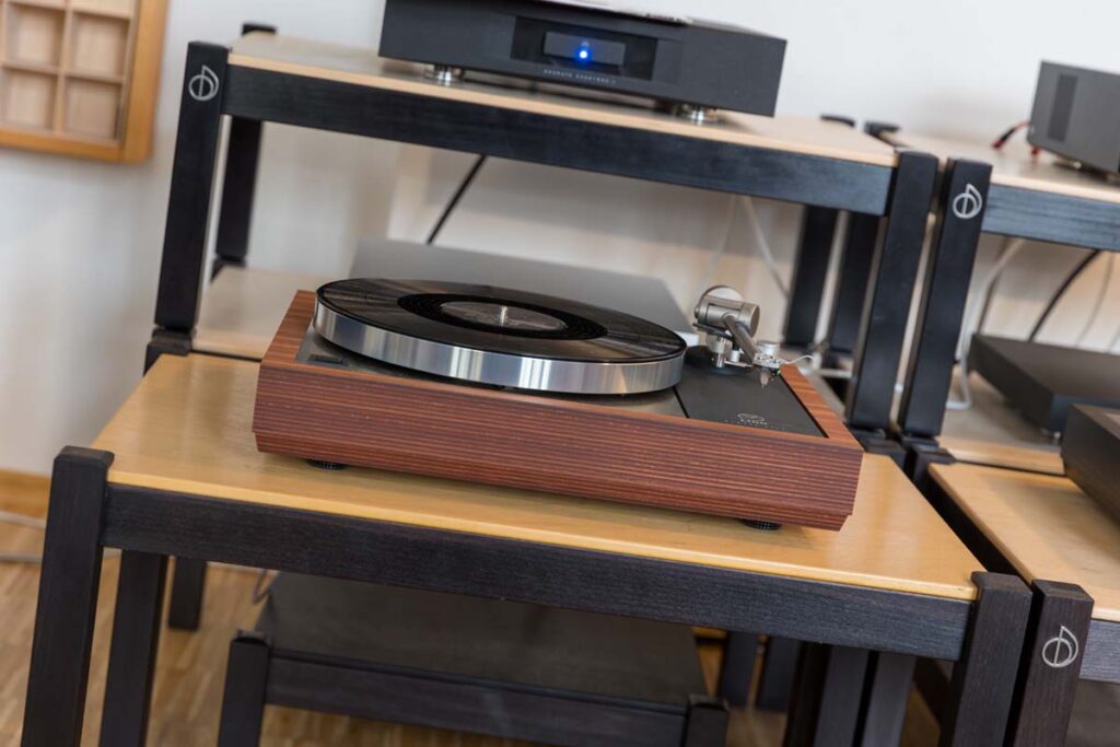 Linn LP12 mit Bedrok-Zarge