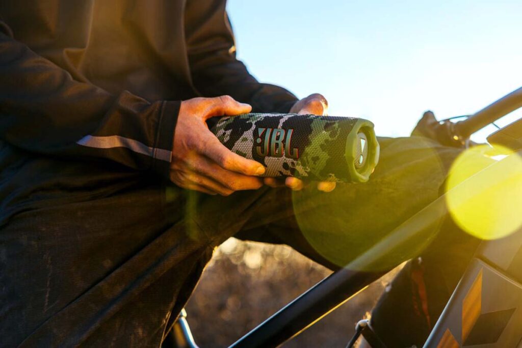 JBL Flip 7 Smart Speaker