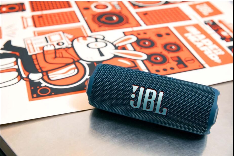 JBL Flip 7 Smart Speaker