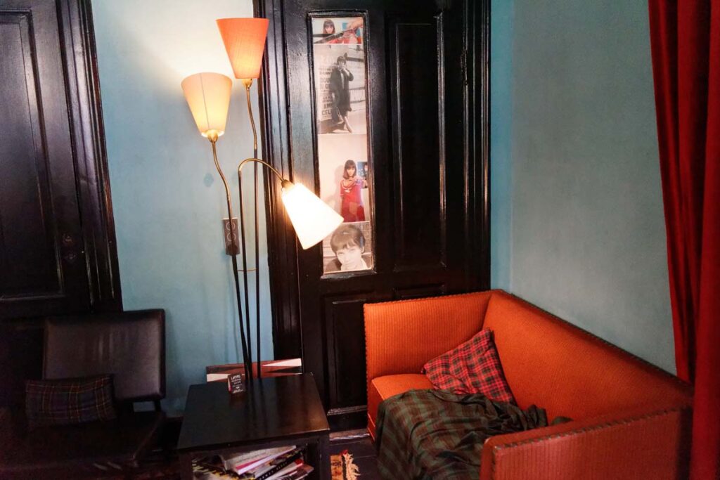 sort-kaffe-og-vinyl-09