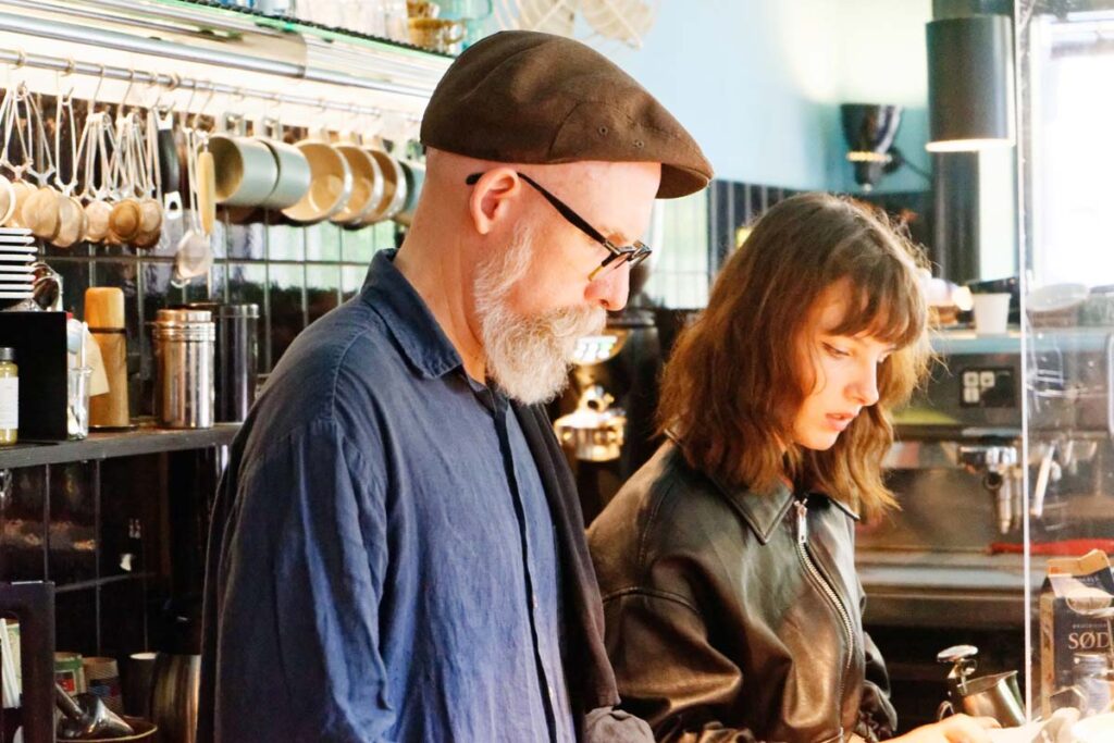 sort-kaffe-og-vinyl-23