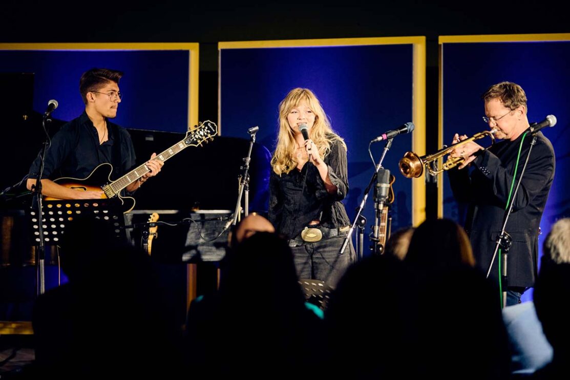 Analogtage 2024 Studiokonzert: Ella Burkhardt