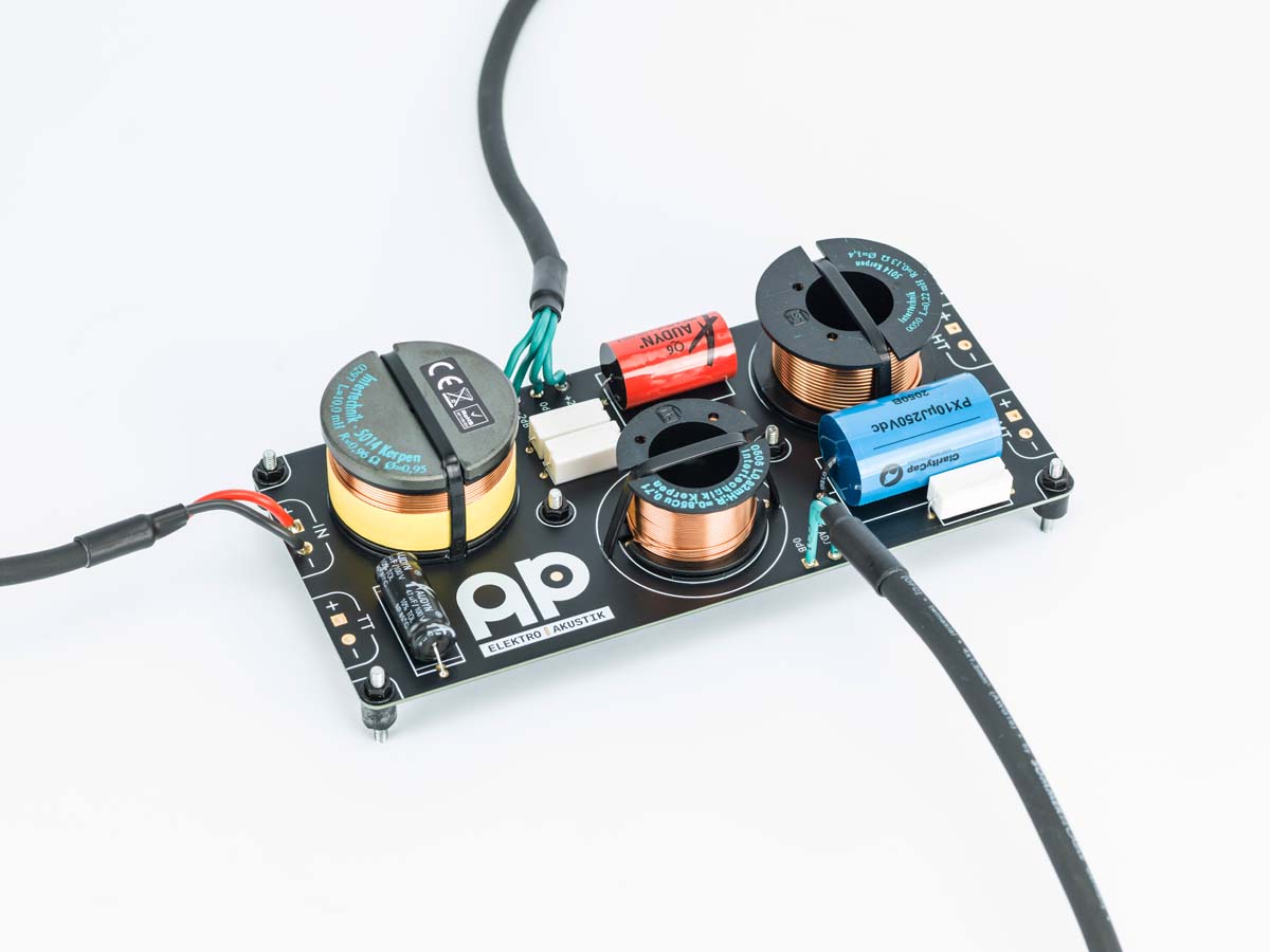 AP Elektroakustik Monitor 30P und Bassmodul 20A