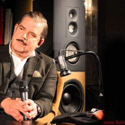 Boris Blank erläutert im Interview die kostenlose App „Electrifier”. Mit ihr kann man im Yello-Style selbst Musik erzeugen.