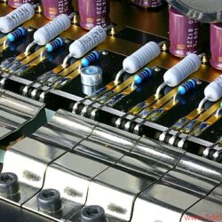 AVM Ovation Series PA8 + SA8.2 - Fixierte Leistungstransistoren, vergoldete Leiterbahnen,. AVM-Perfektion bis ins allerkleinste Detail, hier die SA8.2