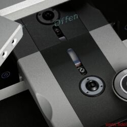 T+A PDP 3000 HV - Die massive Schublade fährt das gesamte CD/SACD-Laufwerk spielfrei und behutsam heraus …… und auch ebenso sanft wieder hinein. Der Spindelmotor ist gegen Überlastung geschützt