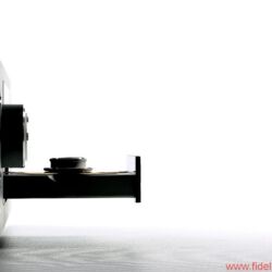 T+A PDP 3000 HV - Die massive Schublade fährt das gesamte CD/SACD-Laufwerk spielfrei und behutsam heraus …… und auch ebenso sanft wieder hinein. Der Spindelmotor ist gegen Überlastung geschützt