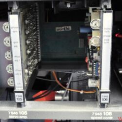 EMT 948 - Fertig für den Fader-Start: Single mit großem Mittelloch. Rechts daneben die Technik für den 0‚2-sec-Start