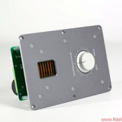 Ein zweiter, regelbarer AMT auf der Rückseite gleicht einen möglichen Hochton-Energiemangel im Raum aus