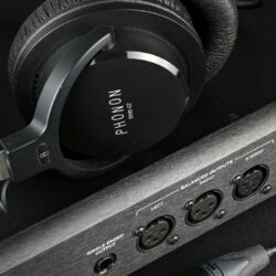 Bryston BHA-1 Phonon SBM-02 - Bryston und Phonon nehmen wahlweise auch über symmetrische Verbindungen Kontakt miteinander auf