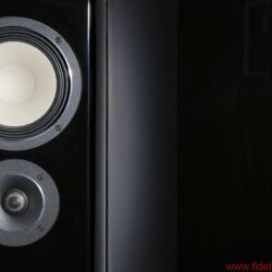 Canton Reference 7 K - „K“ steht für keramisierte Aluminiummembranen, die bei allen Treibern der neuen Serie zu finden sind und in schönem Kontrast zur Hochglanzlackierung stehen