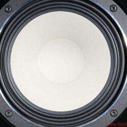 Canton Reference 7 K - „K“ steht für keramisierte Aluminiummembranen, die bei allen Treibern der neuen Serie zu finden sind und in schönem Kontrast zur Hochglanzlackierung stehen