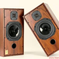 Harbeth Compact 7ES plus HiFi auf dem Bauernhof Reference Stand 7 - Bleibt wertvoll: bewährte Harbeth-Bestückung inklusive hauseigenem „Radial”-Tiefmitteltöner