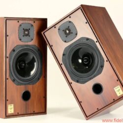 Harbeth Compact 7ES plus HiFi auf dem Bauernhof Reference Stand 7 - Bleibt wertvoll: bewährte Harbeth-Bestückung inklusive hauseigenem „Radial”-Tiefmitteltöner