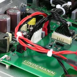 Lindemann Musicbook uns Manger P1 - Der sehr kompakt bauende Class-D-Verstärker bietet erheblich mehr Leistung als das Schwestermodell 50