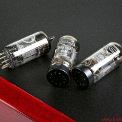 Synthesis Roma 79DC - Upgrade: Der deutsche Vertrieb liefert einen alternativen Satz NOS-Röhren gleich mit