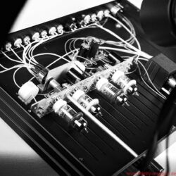 Valvet Röhrenvorstufe Soulshine und Class-A Monoblöcke A4