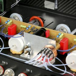 Valvet Röhrenvorstufe Soulshine und Class-A Monoblöcke A4