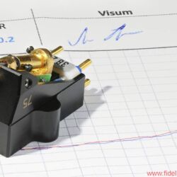 EMT JSD S75 - Diamant an Saphir im Borstäbchen: Im halboffenen Gehäuse aus eloxiertem Spezial- Aluminium steckt ein penibelst justiertes Präzisions-Ensemble mit Dauerläuferqualitäten
