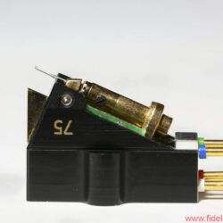 EMT JSD S75 - Diamant an Saphir im Borstäbchen: Im halboffenen Gehäuse aus eloxiertem Spezial- Aluminium steckt ein penibelst justiertes Präzisions-Ensemble mit Dauerläuferqualitäten