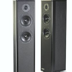 Rosso Fiorentino Elba - Schallwand und Flanken sind in feinstes Kalbsleder gewandet, das Terminal ist aus reinem Kupfer